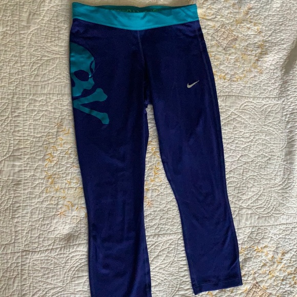 Nike Capri tights size S - Picture 1 of 8